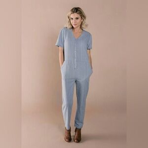 Women’s Rylee and Cruz Utility Jumpsuit size medium